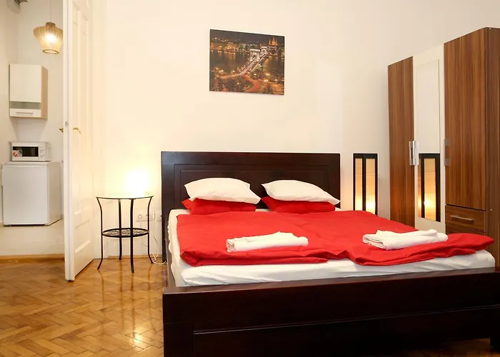 Ariel Studio Close To St. Stephen Basilica