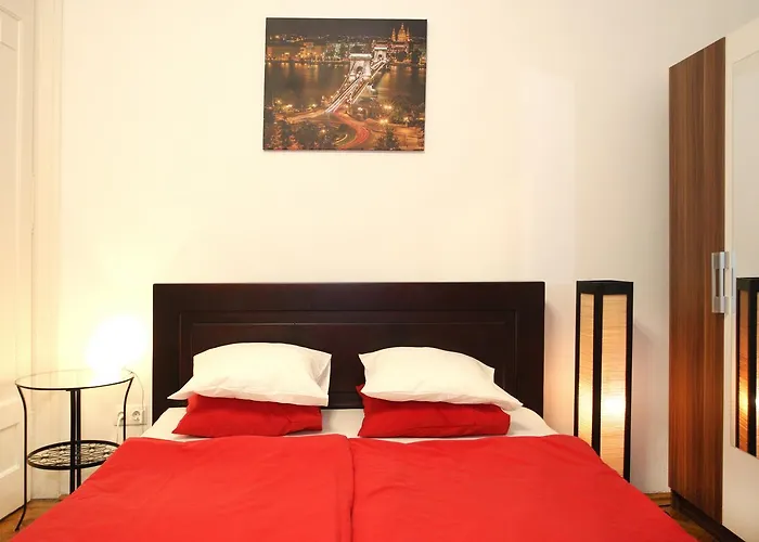 Ariel Studio Close To St. Stephen Basilica